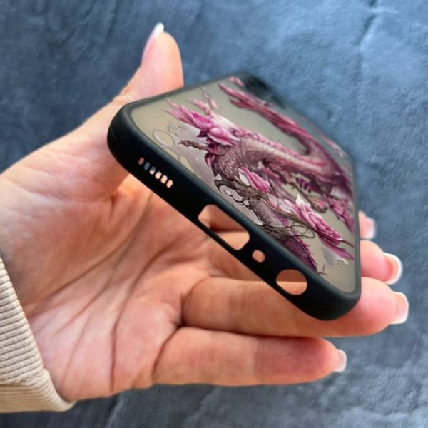 Чехол для Samsung Galaxy A17 с защитой камеры розовый дракон