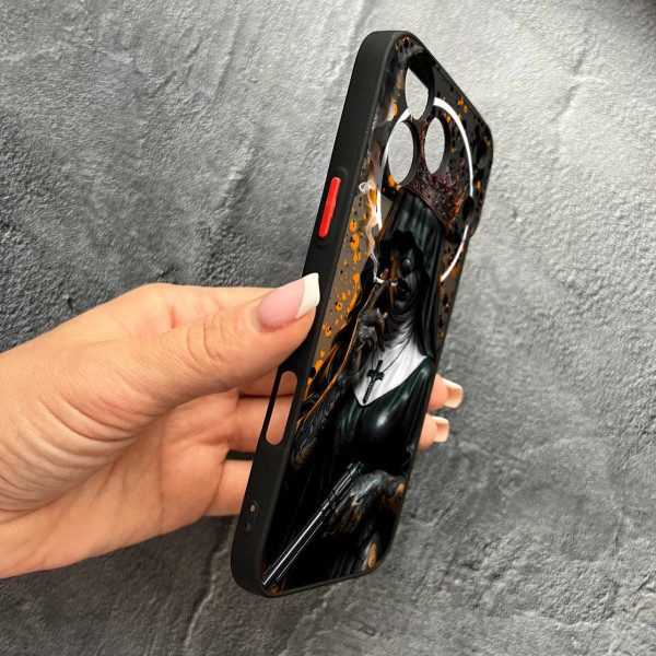 Чехол для iPhone 17 Pro Max с защитой камеры Черная королева