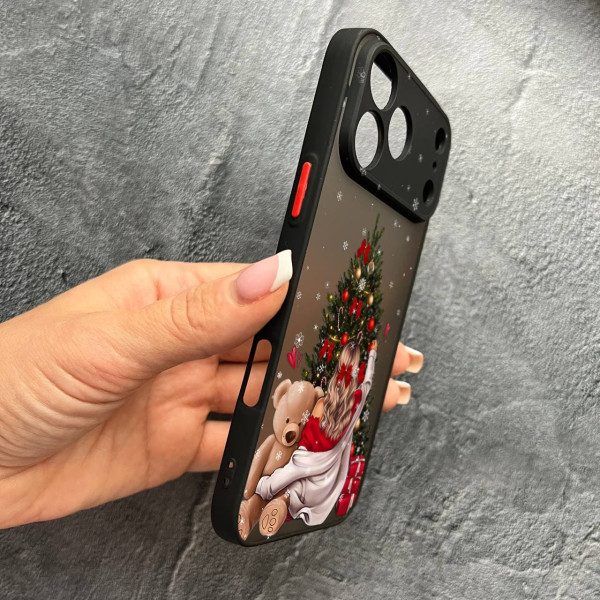 Чехол для iPhone 17 Pro Max с защитой камеры новогодняя девушка с плюшевым медведем и елкой