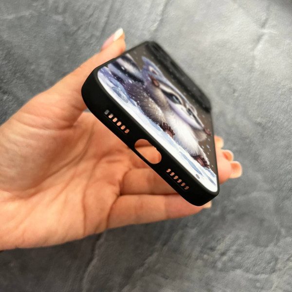 Чехол для iPhone 17 Pro Max с защитой камеры зимний енотик