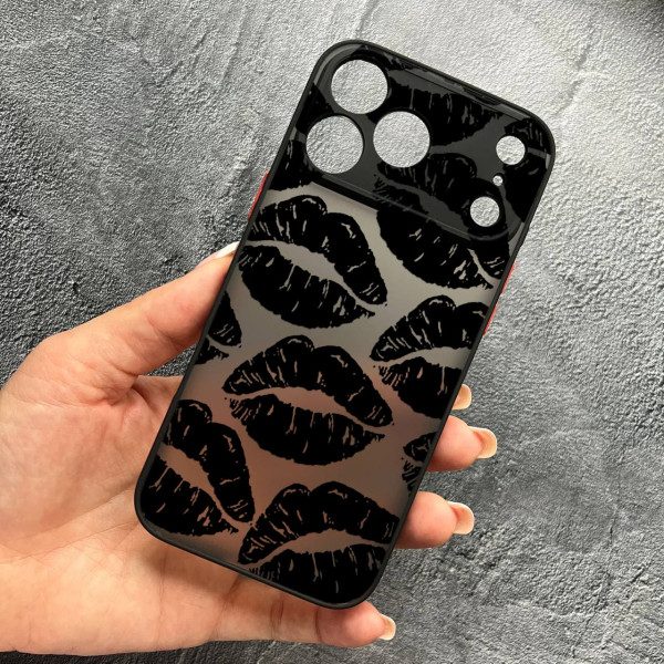 Чехол для iPhone 17 Pro Max с защитой камеры с черными губами