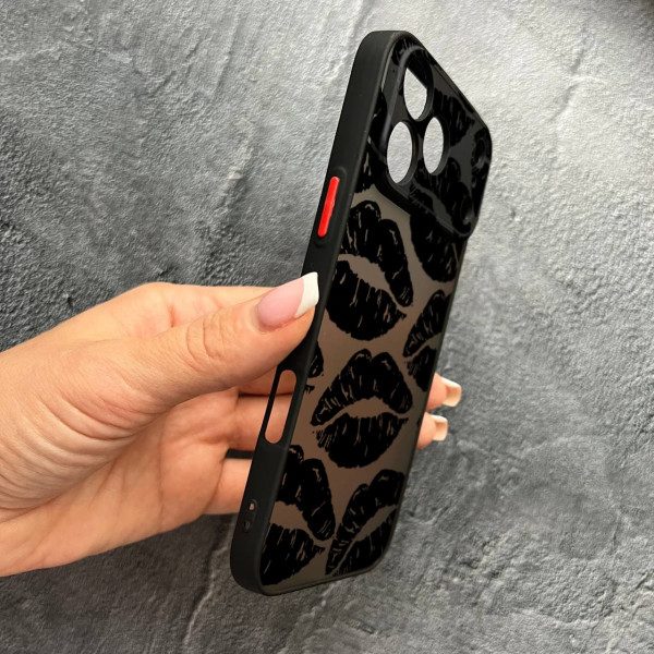 Чехол для iPhone 17 Pro Max с защитой камеры с черными губами