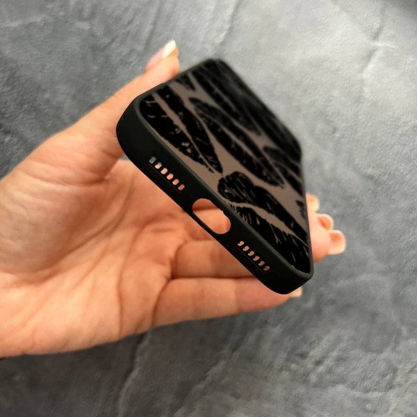 Чехол для iPhone 17 Pro Max с защитой камеры с черными губами