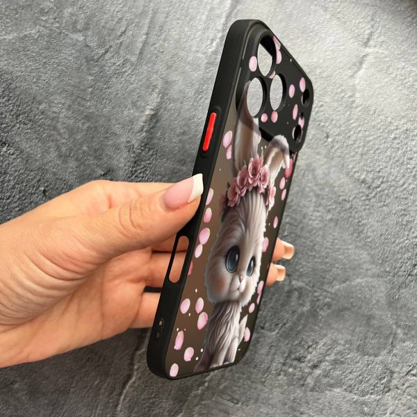 Чехол для iPhone 17 Pro Max с защитой камеры с зайкой в ​​лепестках