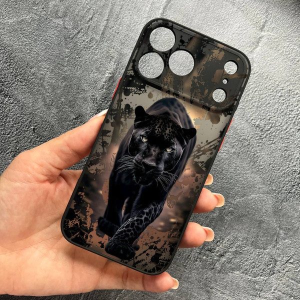 Чехол для iPhone 17 Pro Max с защитой камеры черная пантера