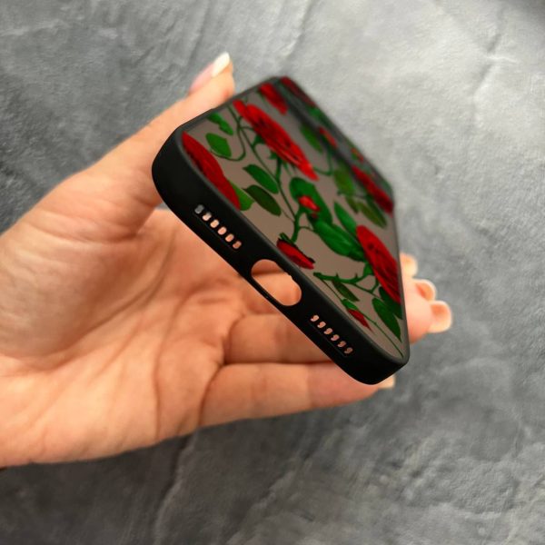 Чехол для iPhone 17 Pro Max с защитой камеры с цветами красные розы