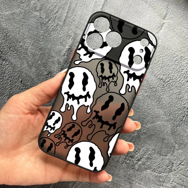 Чехол для iPhone 17 Pro Max с защитой камеры призраки-смайлики белые