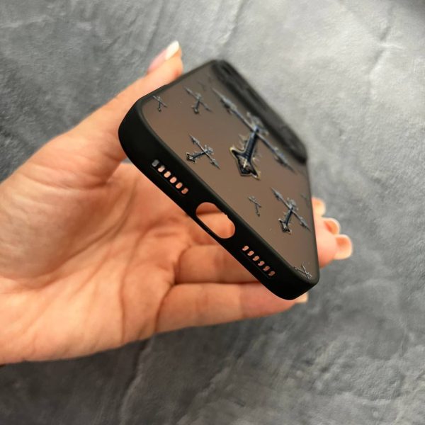 Чехол для iPhone 17 Pro Max с защитой камеры с крестом