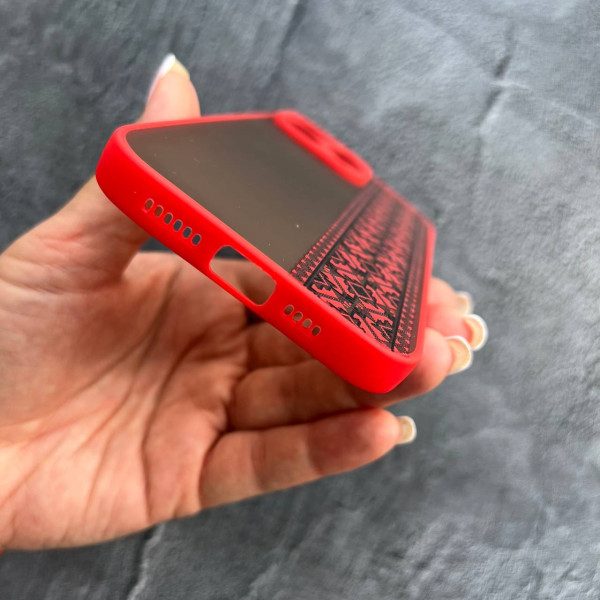 Чехол для iPhone 15 Pro Max вышиванка Херсонщина с красным бортиком с лаковым покрытием