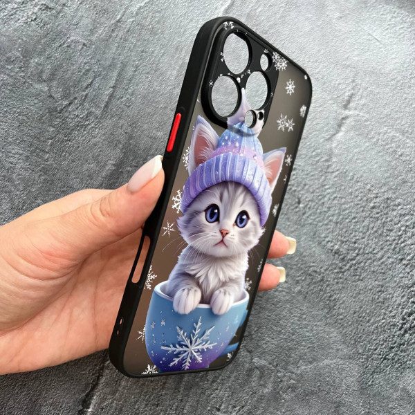 Чехол для iPhone 16 Pro с защитой камеры новогодний котенок в чашке