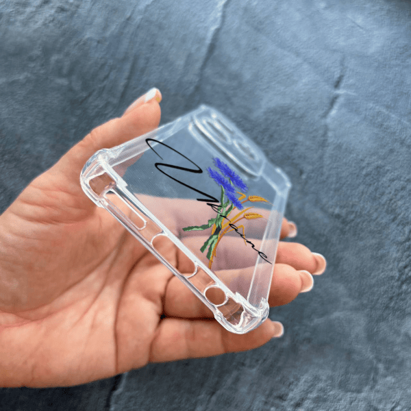 Чехол для Infinix Hot 40 / Hot 40 Pro с защитой камеры патриотический с волошкой