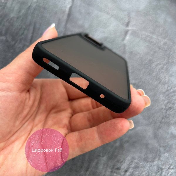 Чехол для Motorola E13 матовый пластик с черным бортиком и металлической обводкой по камере