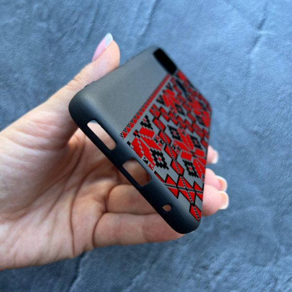 Чехол для Motorola G60 вышиванка красная