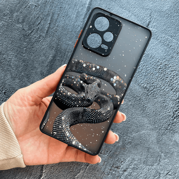 Чехол для Xiaomi Redmi Note 12 Pro Plus 5G с защитой камеры со змеей с блестками