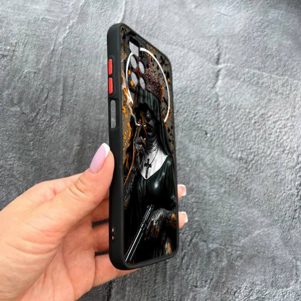 Чехол для Xiaomi Redmi Note 11 Pro Plus 5G с защитой камеры Черная королева