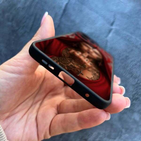 Чехол для Xiaomi Redmi Note 12 4G с защитой камеры Монашка бунтарка