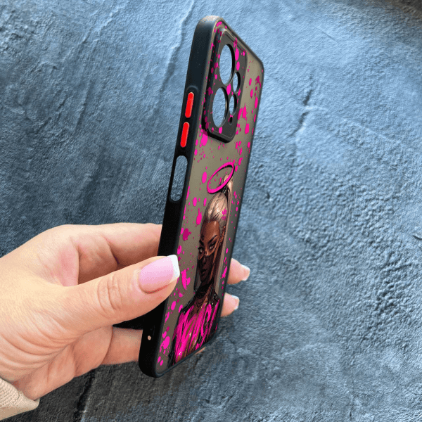 Чехол для Xiaomi Redmi Note 12 4G с защитой камеры с девочкой бунтаркой