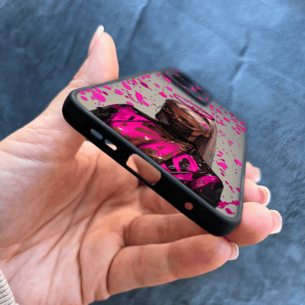 Чехол для Xiaomi Redmi Note 12 4G с защитой камеры с девочкой бунтаркой