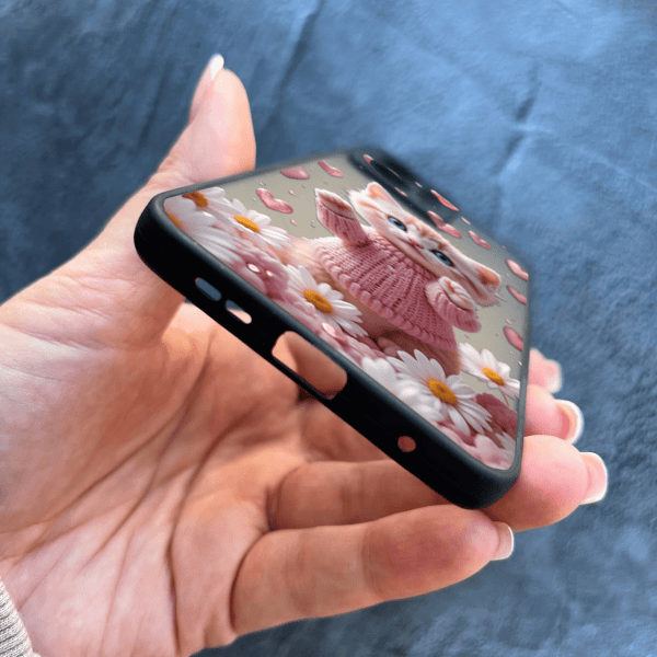 Чехол для Xiaomi Redmi Note 12 4G с защитой камеры с котом в цветах ромашки