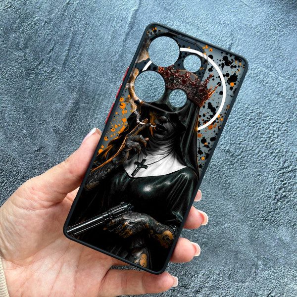 Чехол для Xiaomi Redmi Note 13 Pro 4G / Poco M6 Pro 4G / Xiaomi Redmi Note 14S с защитой камеры Черная королева